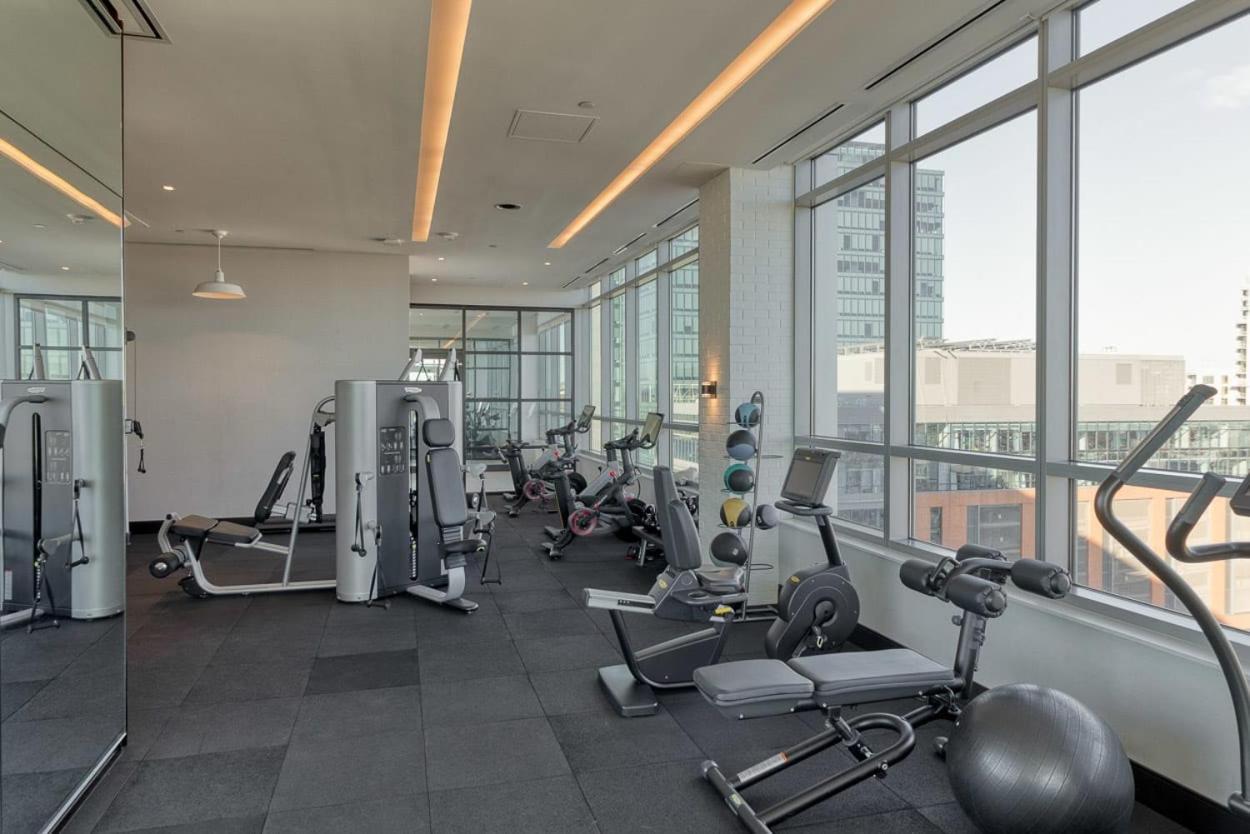 بالتيمور 3Br Glass Suite With Gym & Pool By Envitae المظهر الخارجي الصورة